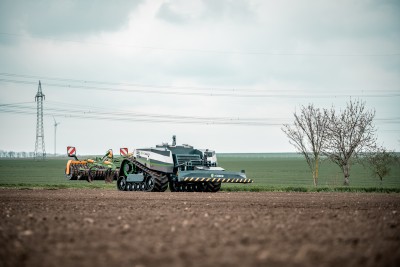 AgXeed Feldroboter im Feldeinsatz