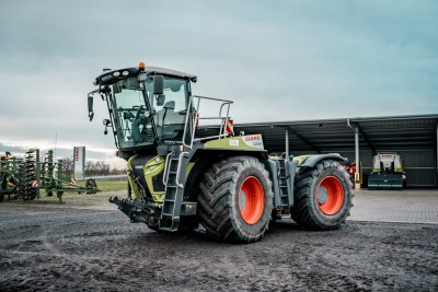 Claas Xerion 4000 ST Vorderansicht